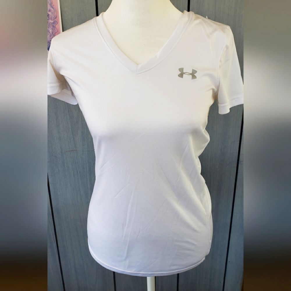 Under Armour Semi Fitted Heat Gear Top Size XS